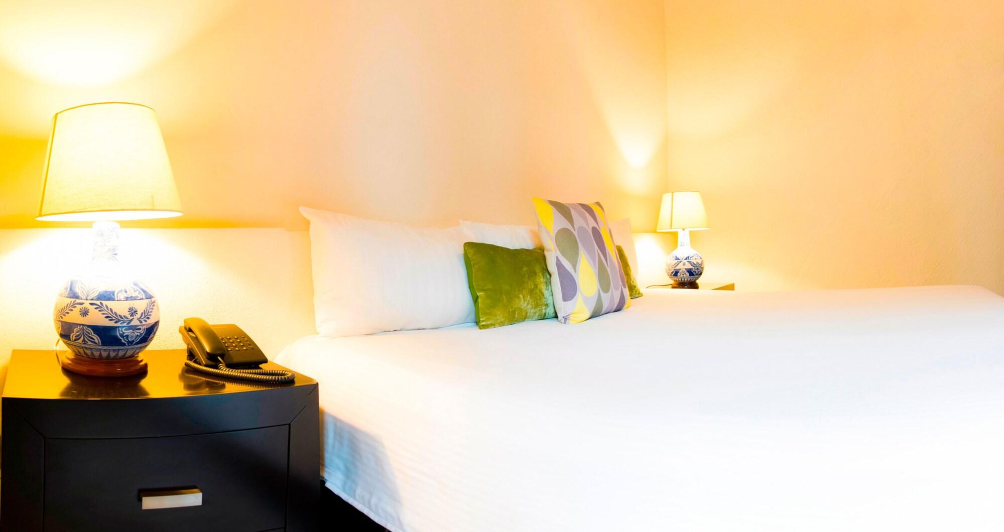 Hotel Expres By Hosting House Morelia Exterior photo