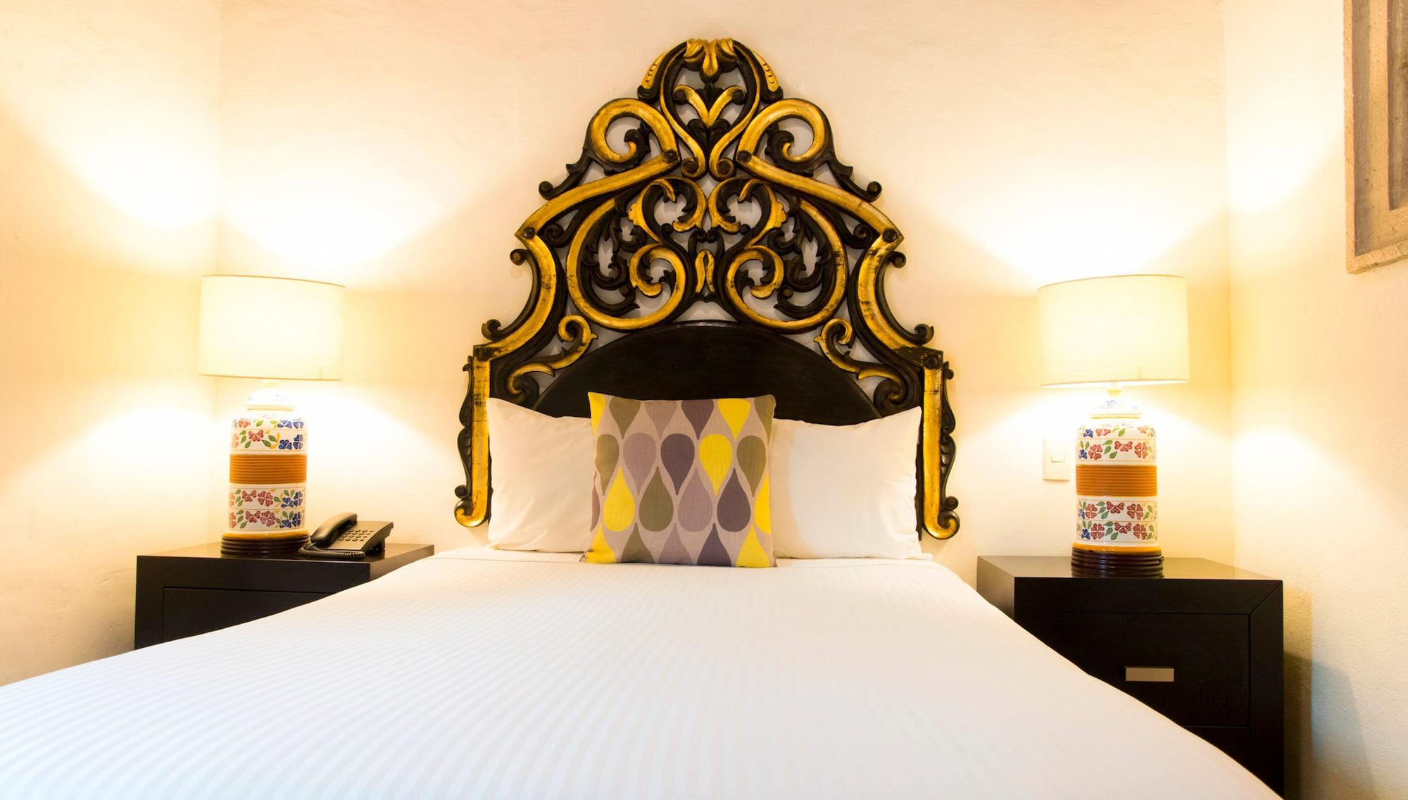 Hotel Expres By Hosting House Morelia Exterior photo