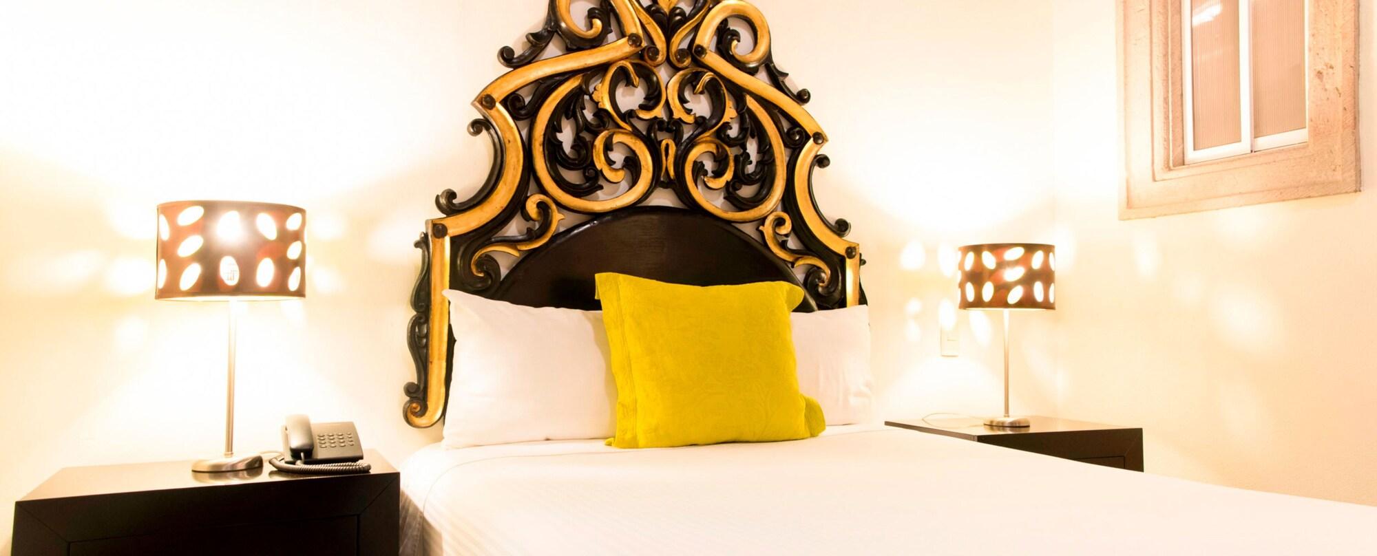 Hotel Expres By Hosting House Morelia Exterior photo
