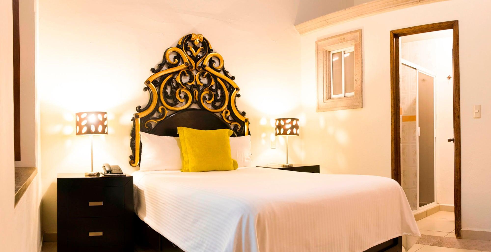 Hotel Expres By Hosting House Morelia Exterior photo