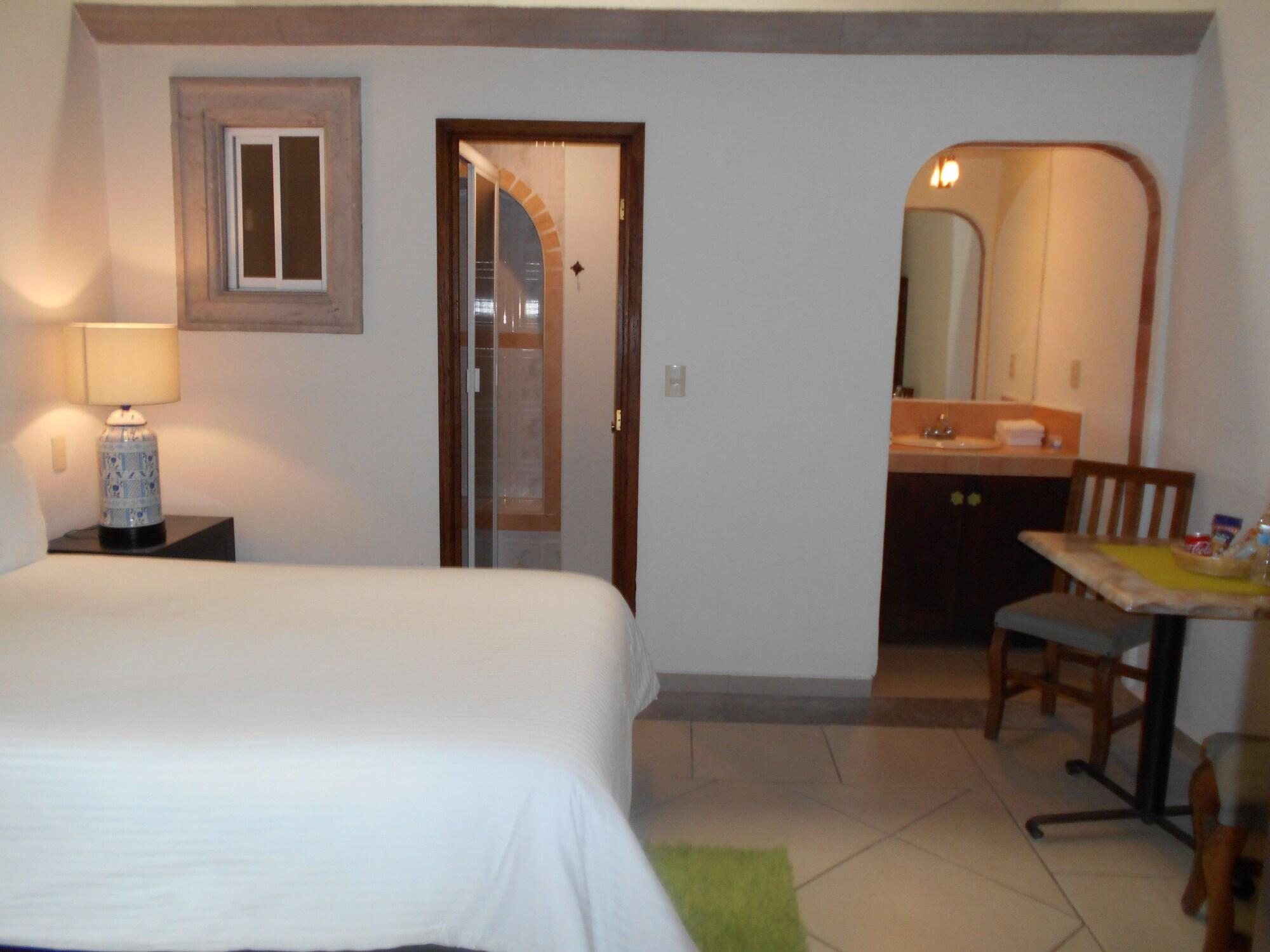 Hotel Expres By Hosting House Morelia Exterior photo