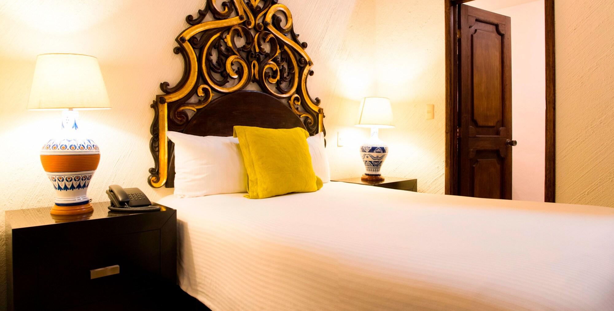Hotel Expres By Hosting House Morelia Exterior photo