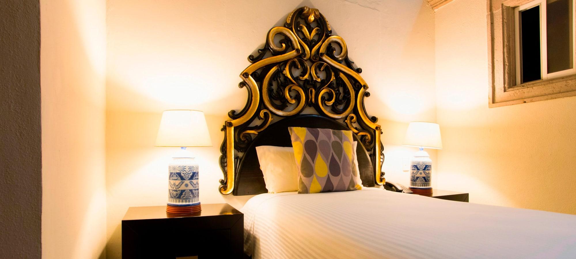 Hotel Expres By Hosting House Morelia Exterior photo