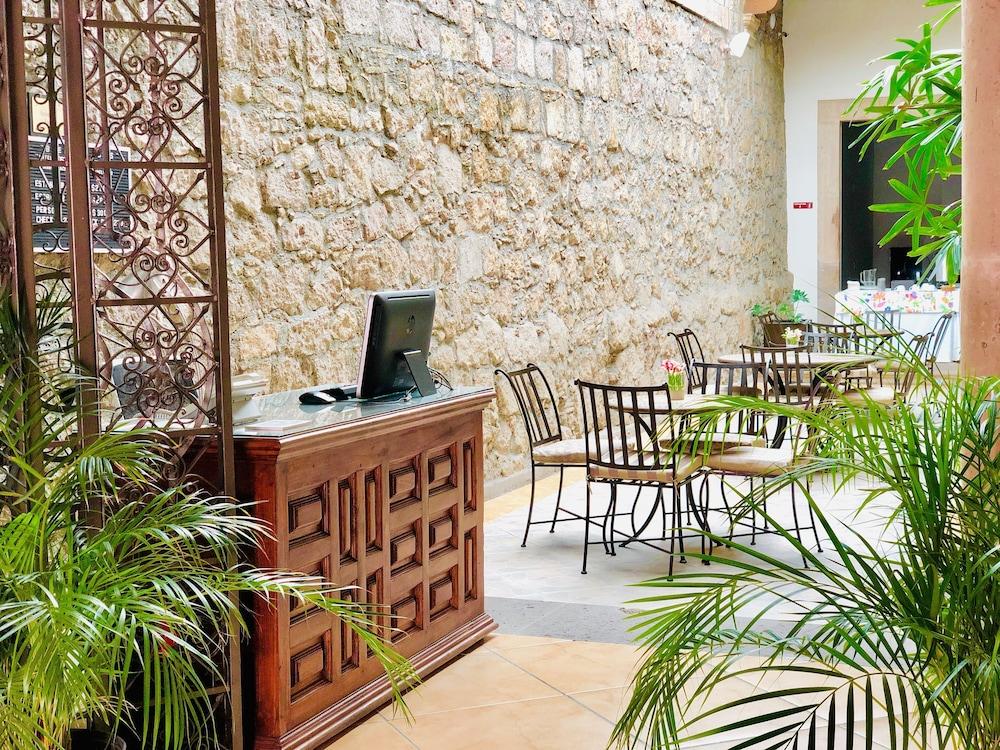 Hotel Expres By Hosting House Morelia Exterior photo