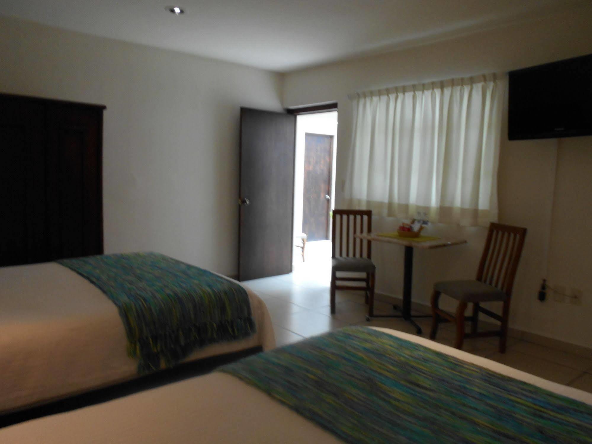 Hotel Expres By Hosting House Morelia Exterior photo