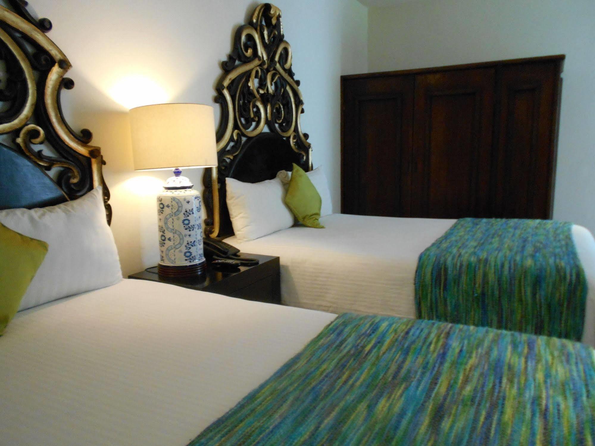 Hotel Expres By Hosting House Morelia Exterior photo