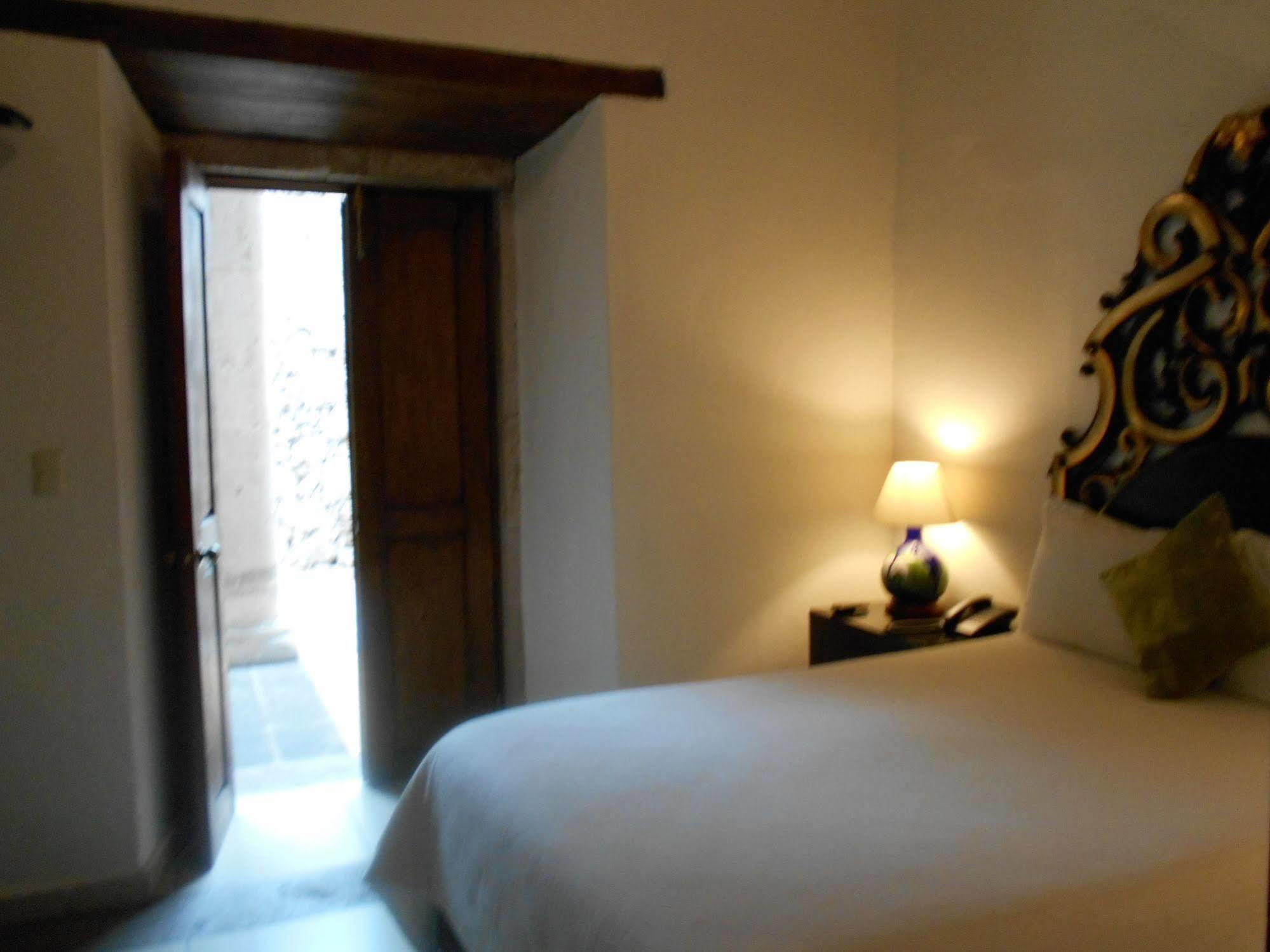 Hotel Expres By Hosting House Morelia Exterior photo