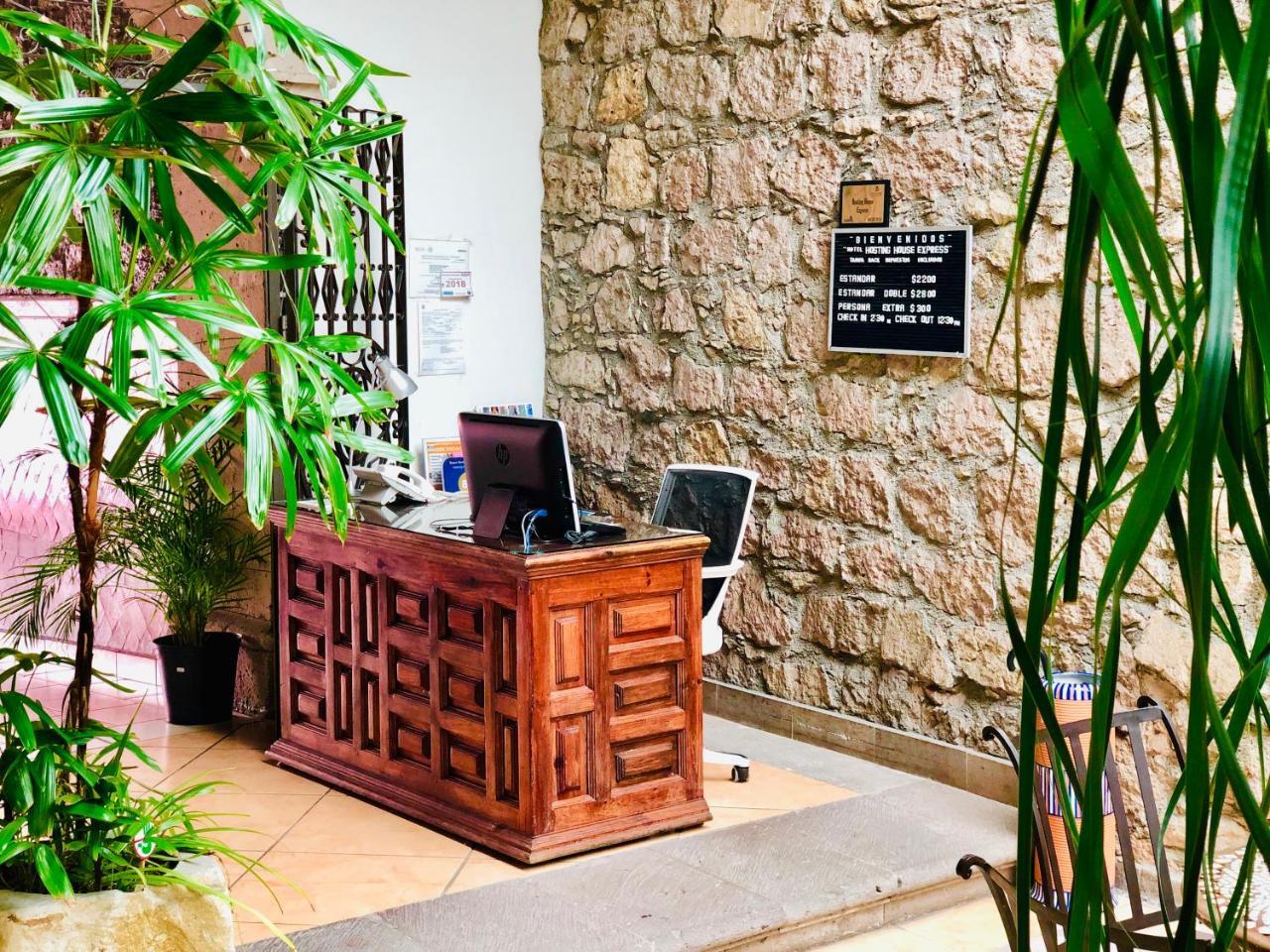 Hotel Expres By Hosting House Morelia Exterior photo