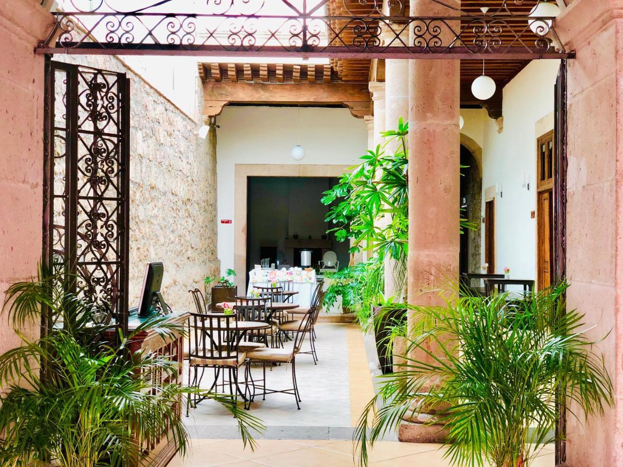 Hotel Expres By Hosting House Morelia Exterior photo
